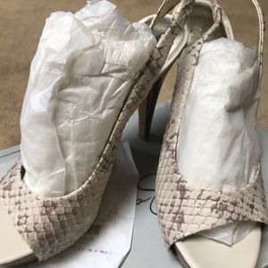 Ladies Jessica Simpson heels